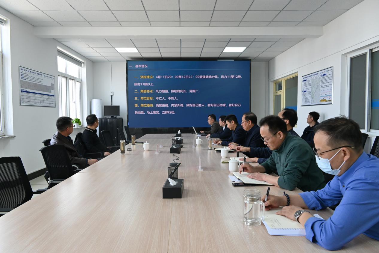 baoweitiyu.com党委副书记、董事、总经理刘晓光 赴“北三县”项目办开展极端大风天气应急部署现场检查